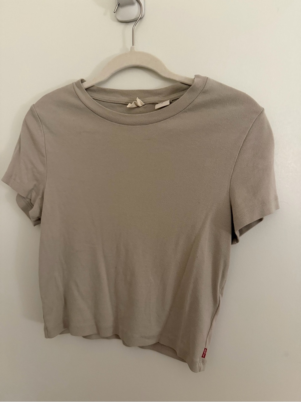 Levi's Short-Sleeve Crewneck Tee in Taupe